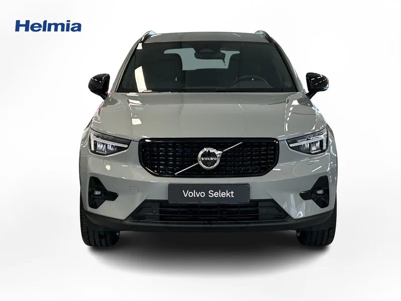 Bild 10 av 18 – Volvo XC40 B3 FWD Bensin Plus Dark