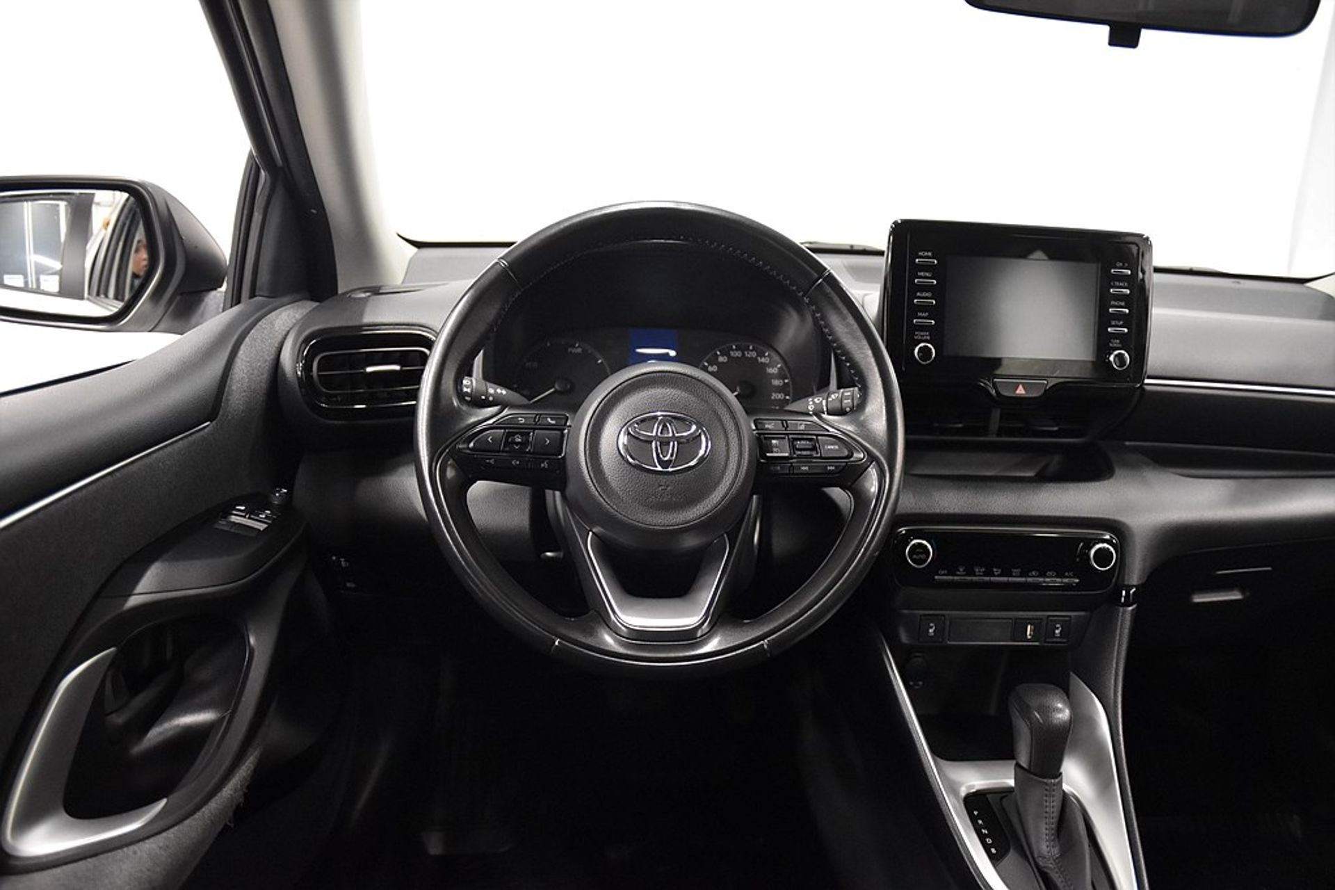 Toyota Yaris Hybrid Active B-kam 2021, bild 2/10