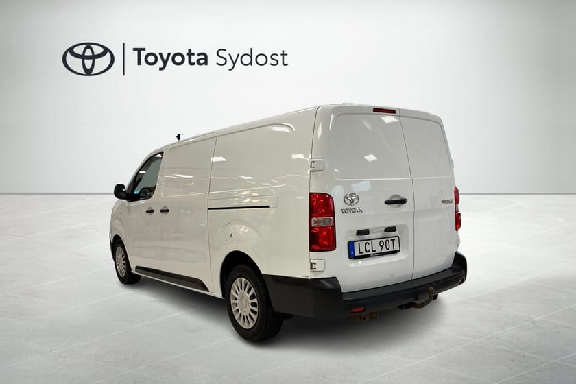 Bild 2 av Toyota Proace Long 2.0d 120 hk. Comfort 2 d. Drag Head-up Värmare