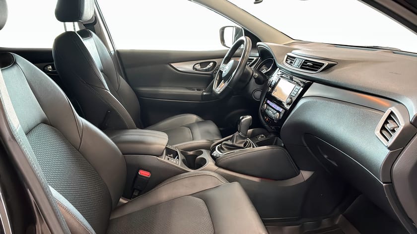 Bild 3 av Nissan Qashqai DIG-T 115 TEKNA 2WD XTRONIC 18" PFEB