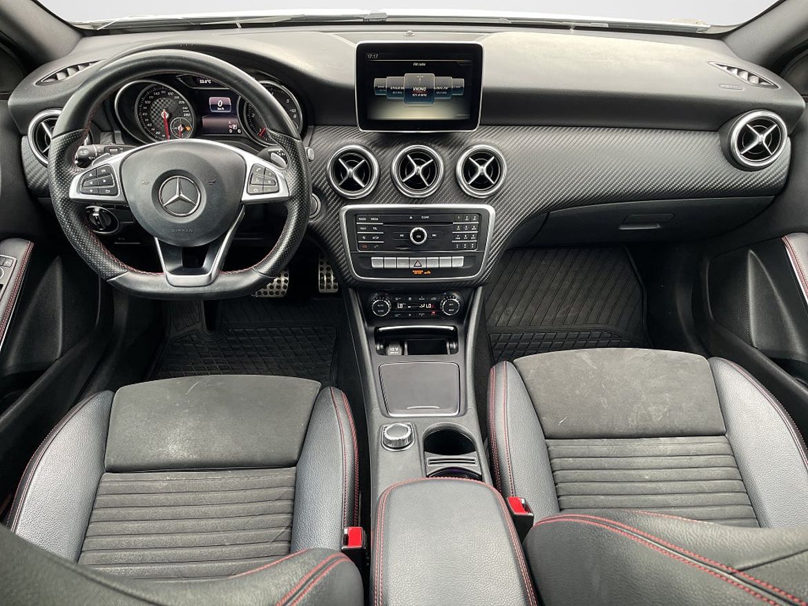Mercedes-Benz A 200 d 4MATIC, bild 11 av 15