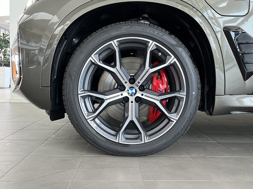 Bild 4 av BMW X5 xDrive50e 3,95 ränta M Sport Pro Drag H/K Panorama