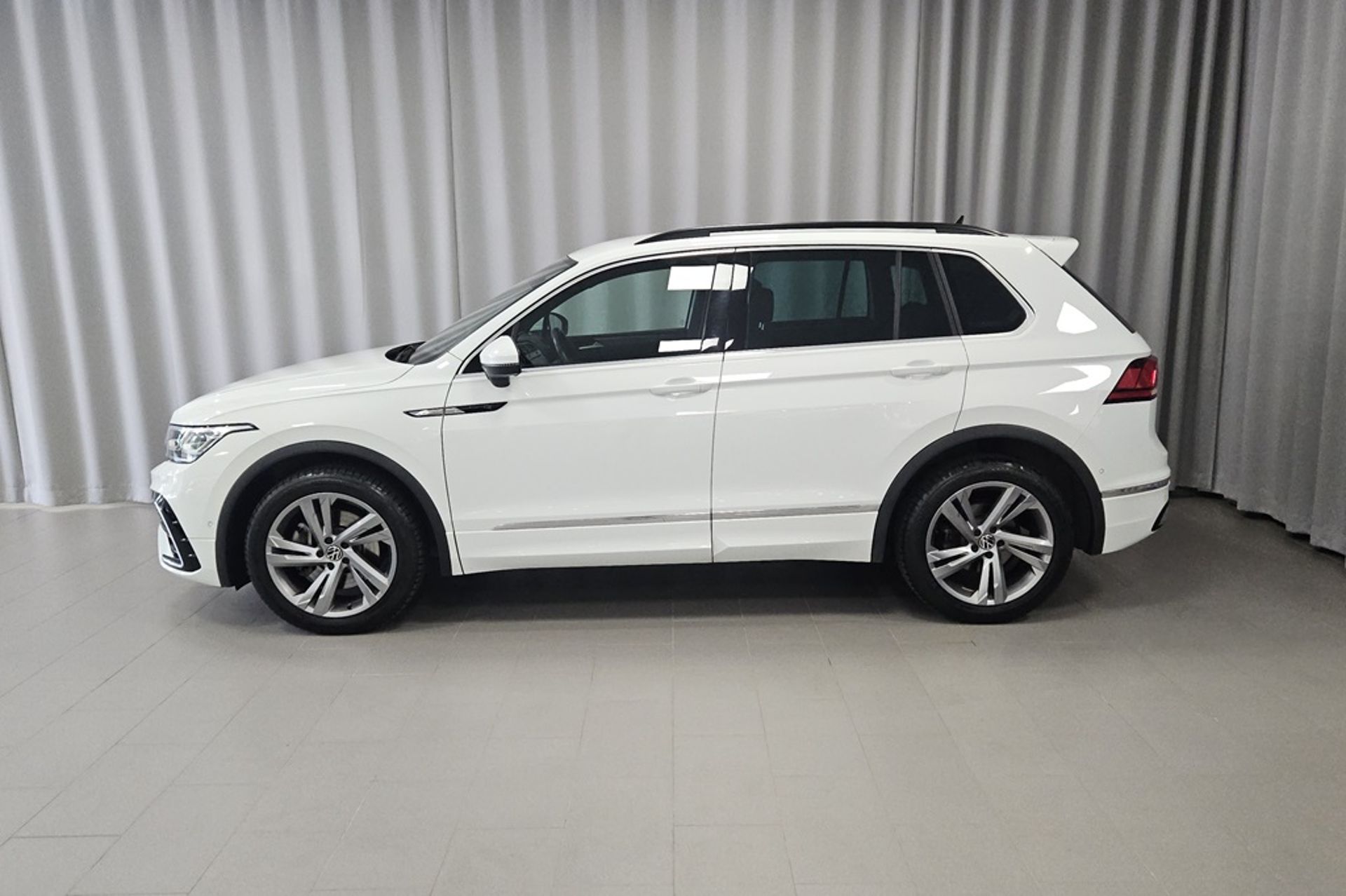 Volkswagen Tiguan 2023, bild 2/13