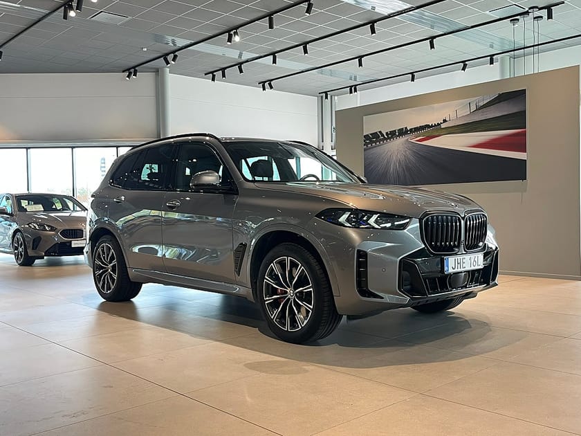 Bild 3 av BMW X5 xDrive30d M Sport Pro Soft Close Iconic Glow Dragkrok