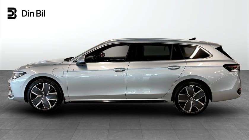 Bild 2 av Volkswagen Passat Variant eHybrid R-LINE 1.5 TSI 272 hk