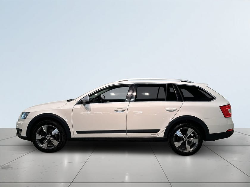 Bild 4 av Škoda Octavia Scout Skoda 2.0 TDI 4x4 Premium Drag Dvärm Canton Kamera Mvärm SoV