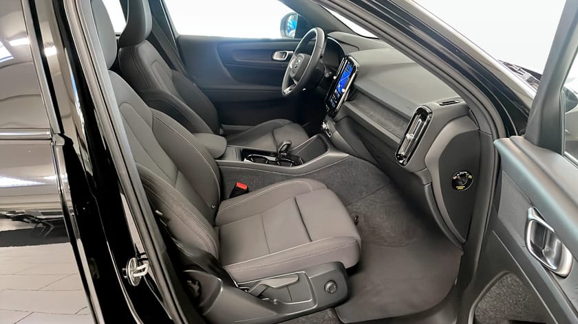 Bild 3 av Volvo XC40 Recharge Plus Edition 231Hk / Kamera / Blis / Navi