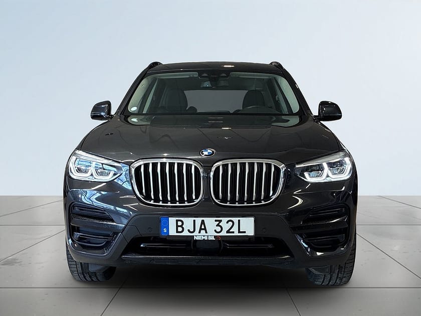 Bild 2 av BMW X3 xDrive30e PLUG-IN Drag S&V-däck Bkamera HiFi-ljud Navi