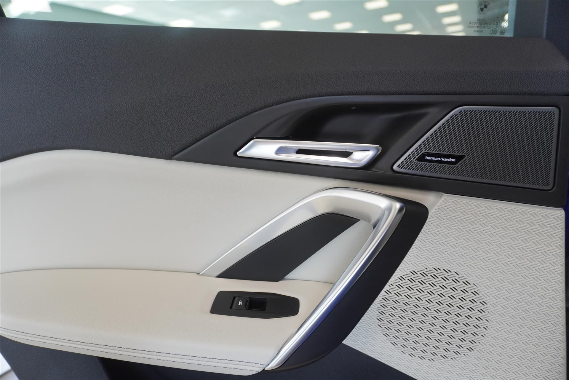 BMW iX2 eDrive20, 204ps, 2027