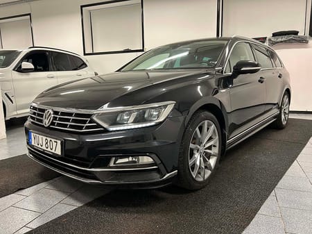 Volkswagen Passat Sportscombi 2.0 TDI 190 hk R Line 4M GT Läder Cockpit