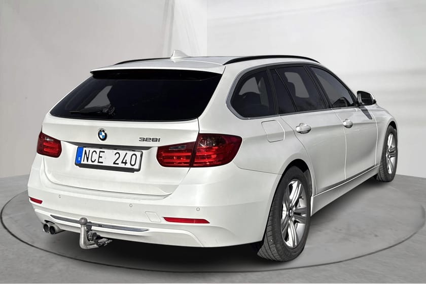 Bild 3 av BMW 328i Touring 328 Touring, F31 (245hk) Luxury Line Drag