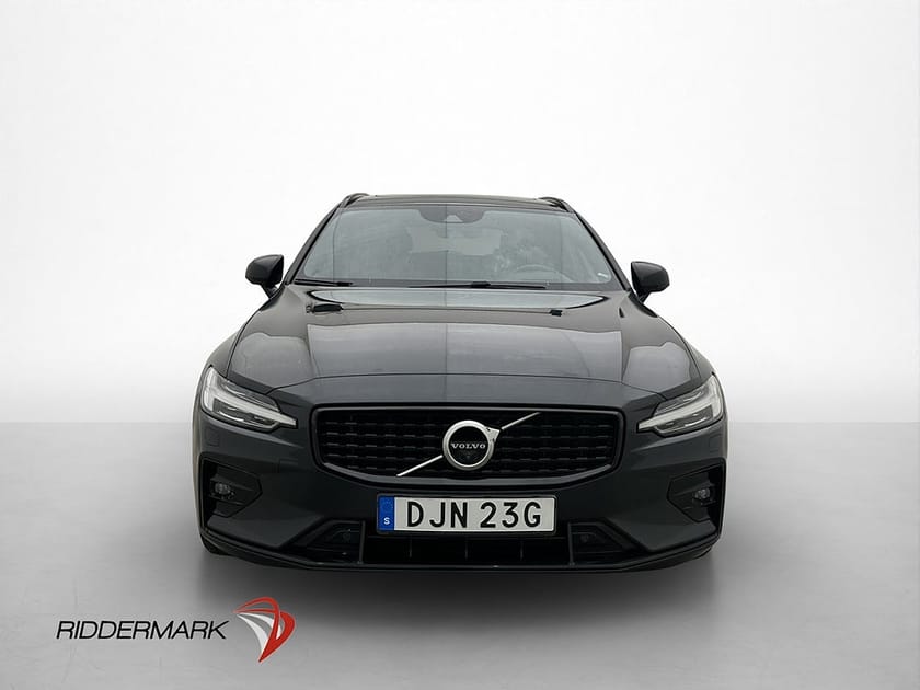 Bild 2 av Volvo V60 D4 AWD R-Design Panorama 360° HuD H/K Drag Läder