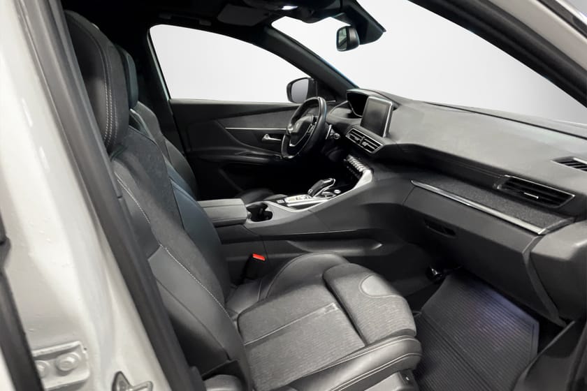 Bild 3 av Peugeot 3008 1,6 THP 165hk AUT GT-Line Panorama Dragkrok GPS Motorvärmare