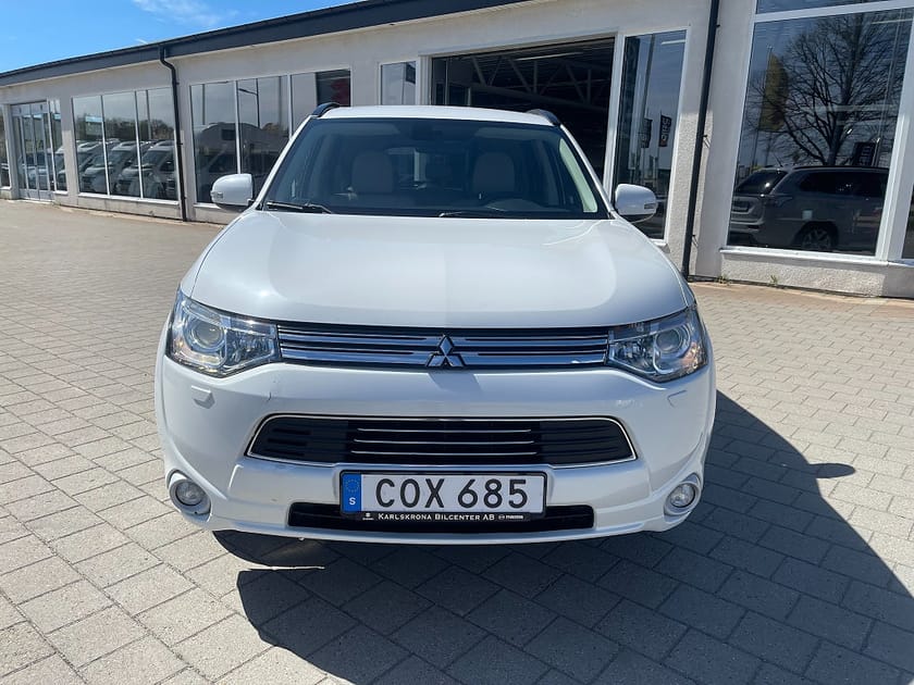 Bild 2 av Mitsubishi Outlander PHEV CVT Business 203 hk