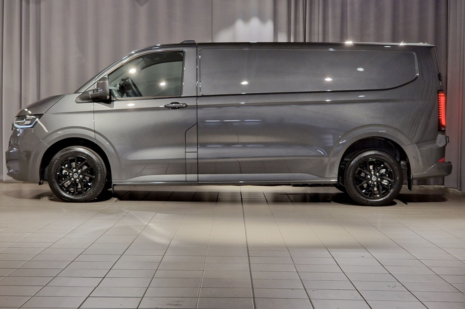 Volkswagen Transporter 2026, bild 2/10