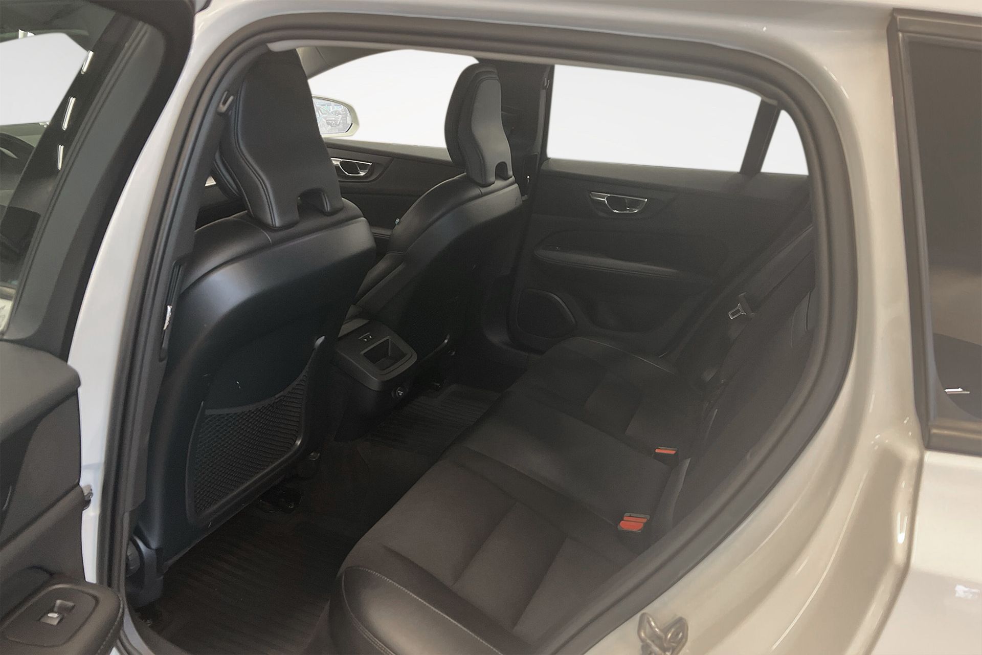 Volvo V60 D3 Momentum SE II 2019, kuva 7/10