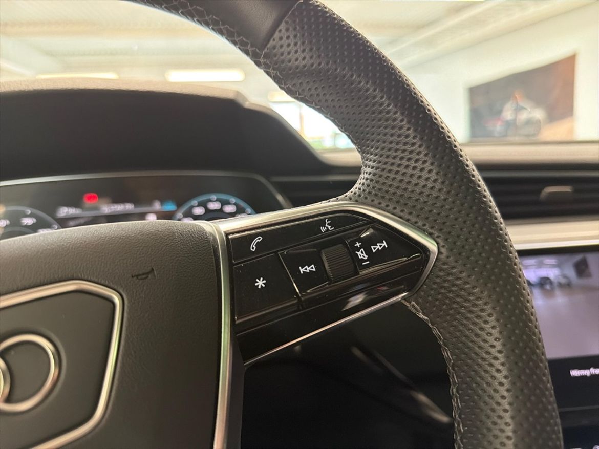 Audi Audi Q8 55 e-tron quattro — bild 21