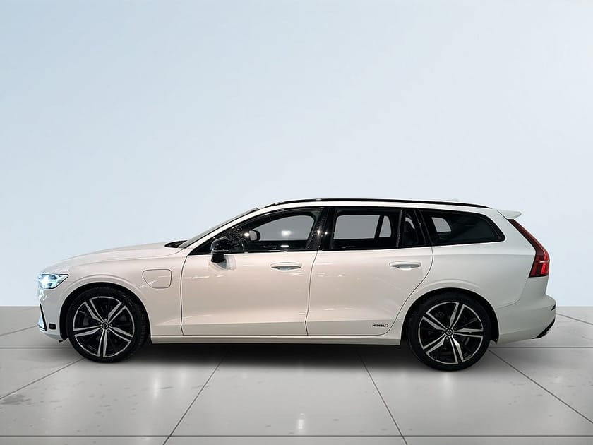 Bild 4 av Volvo V60 Recharge T6 AWD R-Design Drag Pvärm Skinn Kamera SoV