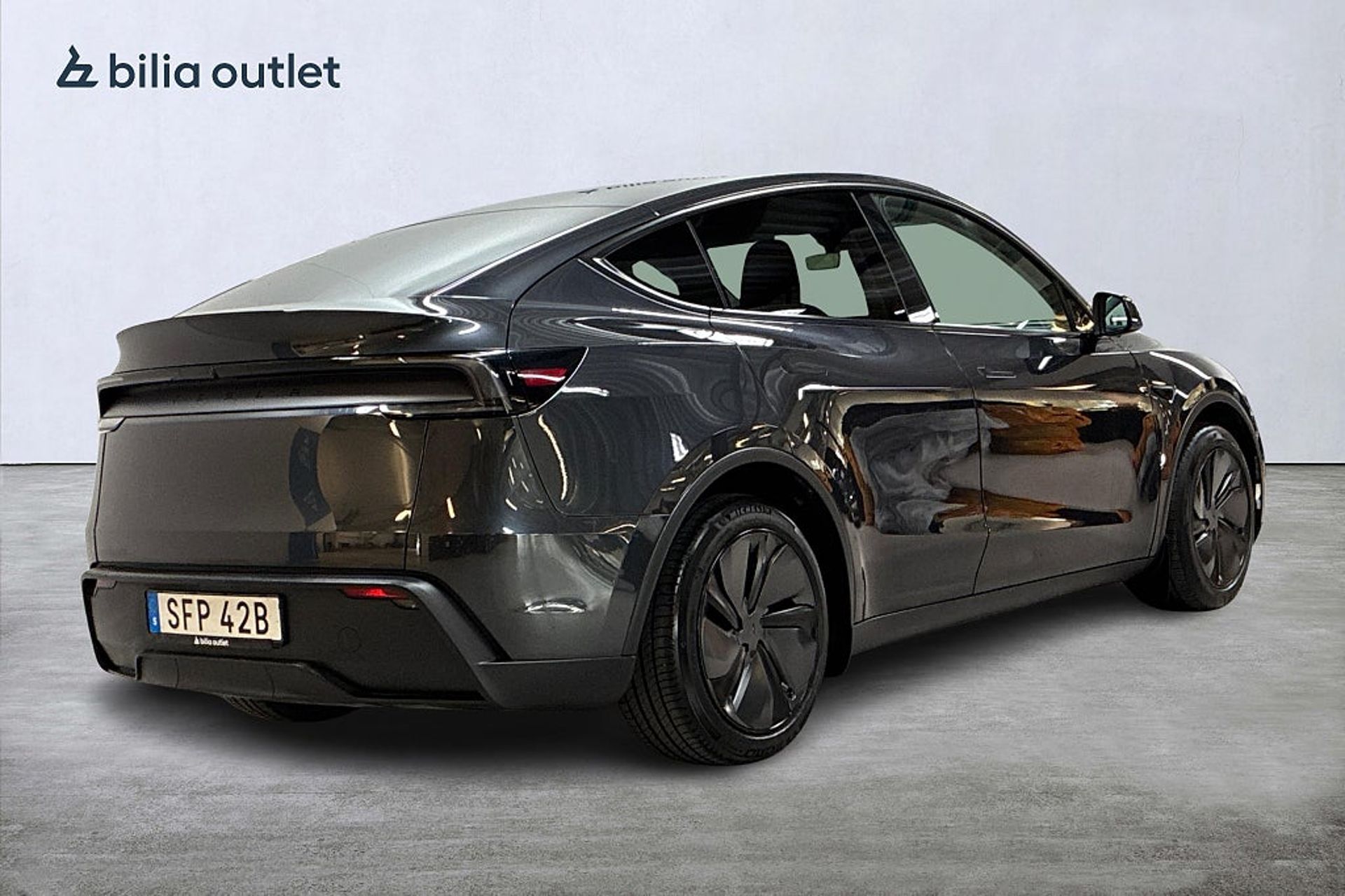 Tesla Model Y Standard Range RWD 299hk 2025, bild 6/10