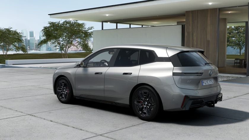 Bild 2 av BMW iX xDrive60 M Sport Pro Supercharged Drag B W DA Pro