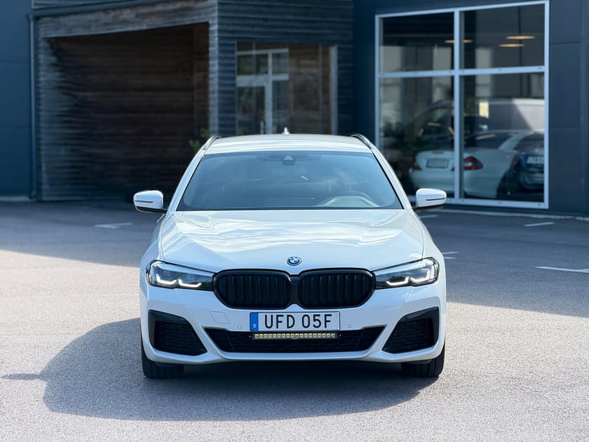 Bild 3 av BMW 530e xDrive Touring M Sport Drag Navi B-Kamera *Moms*