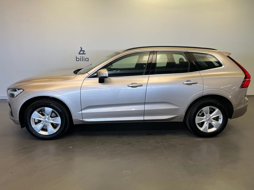 Bild 2 av Volvo XC60 B5 AWD Bensin Core/ Bakkamera/ Navigation/ 10.000kr Tillbehör/