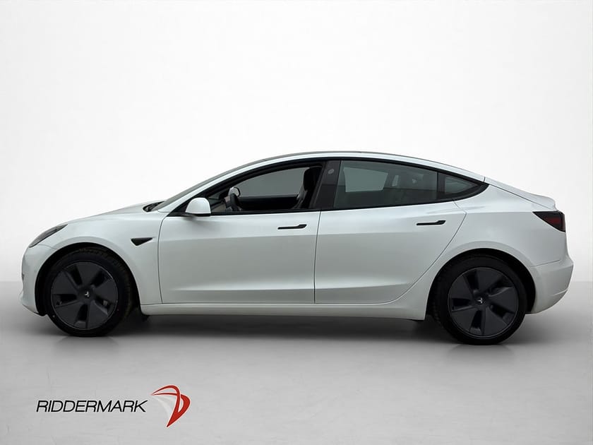 Bild 3 av Tesla Model 3 Long Range AWD Pano Dragkrok AP Svensksåld