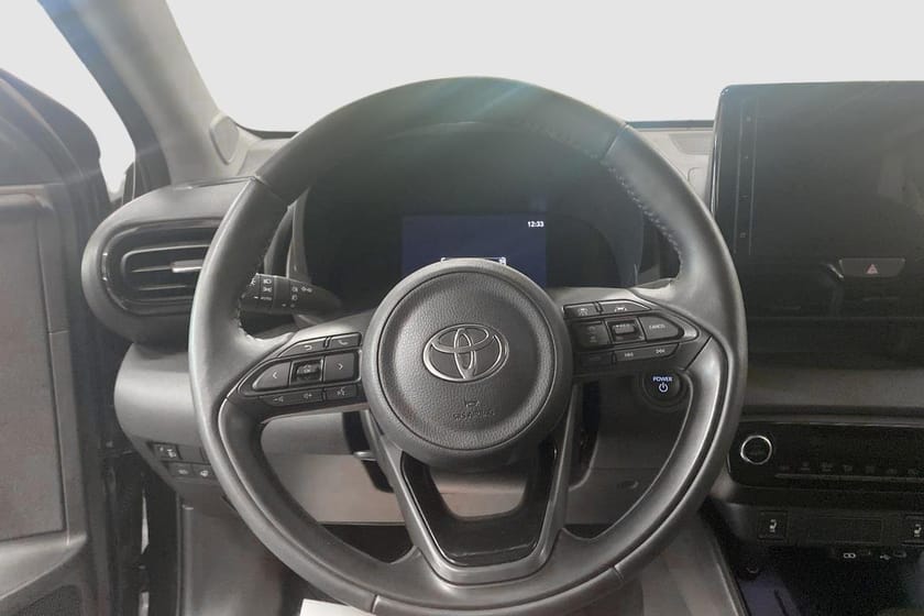 Bild 2 av Toyota Yaris Hybrid 115 1,5 5D ACTIVE PLUS | Vinterhjul