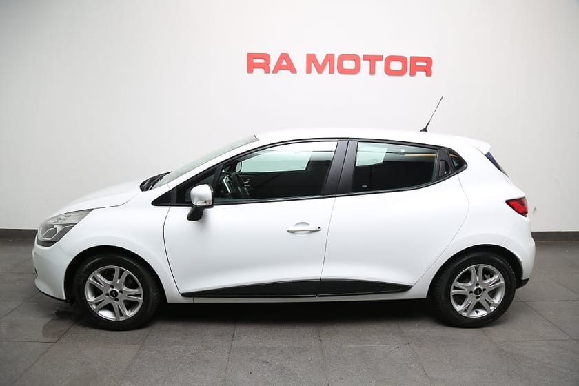 Bild 3 av Renault Clio 1,2 75hk Expression 5D | P-Sen | Bluetooth | Nybesikt