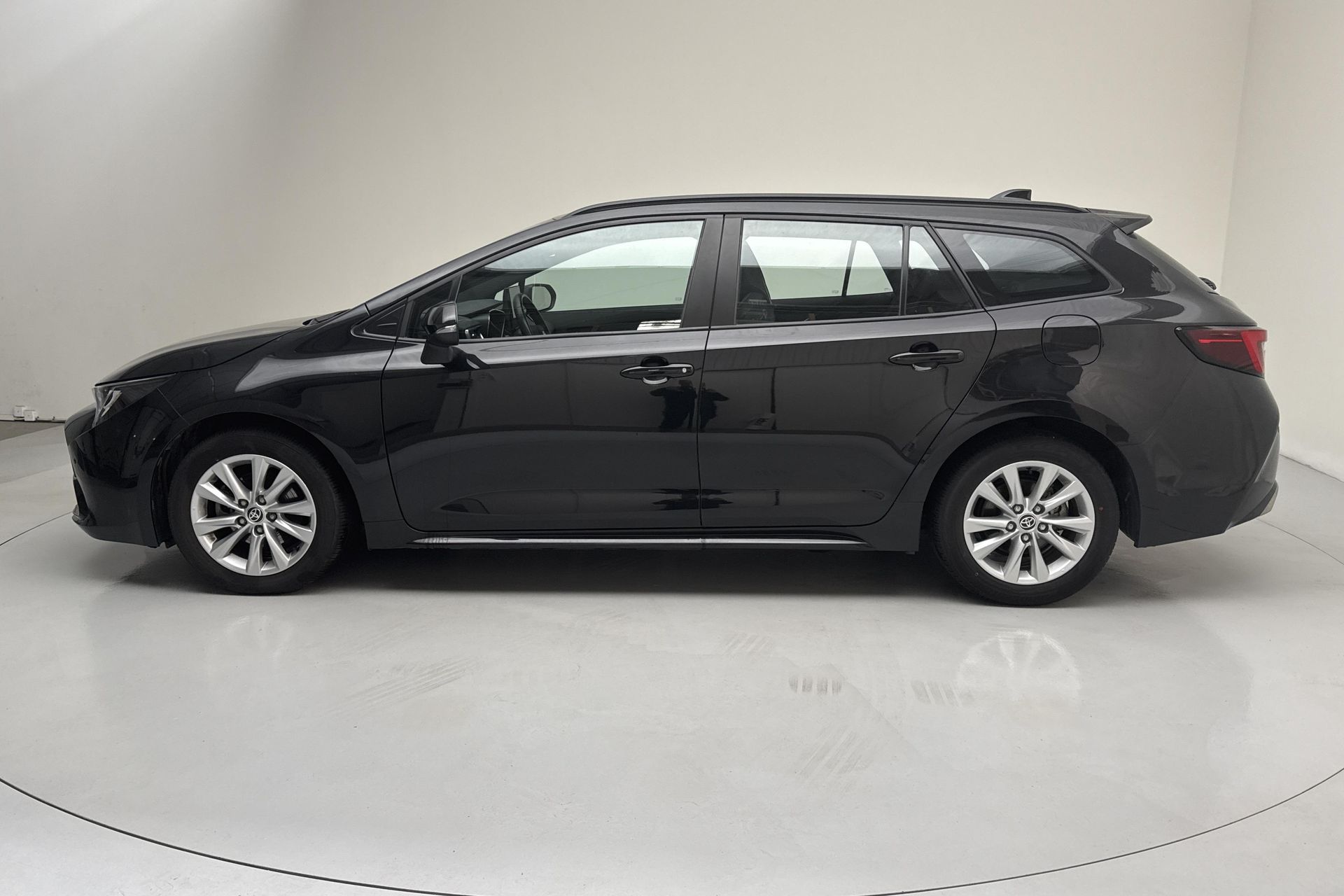 Toyota Corolla Touring Sports Hybrid 2024, bild 2/10