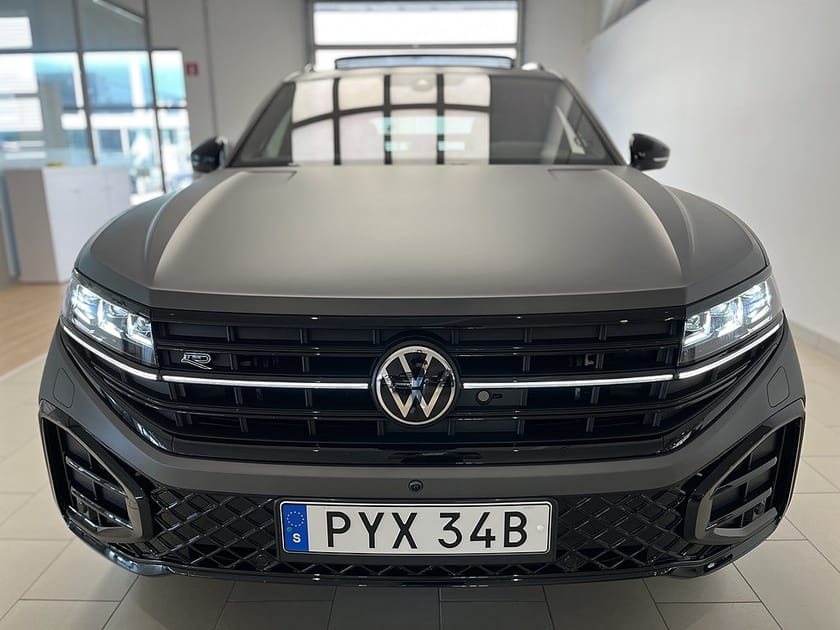 Bild 2 av Volkswagen Touareg R-LINE 3.0 V6 TDI 4M I Pano I FINAL EDITION