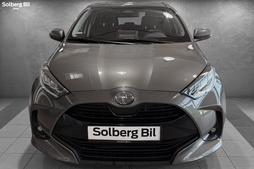 Bilde 2 av Toyota Yaris Hybrid 115 Active Tech/GARANTI/ OPPV.RATT/ R.KAMERA/ CARPLAY