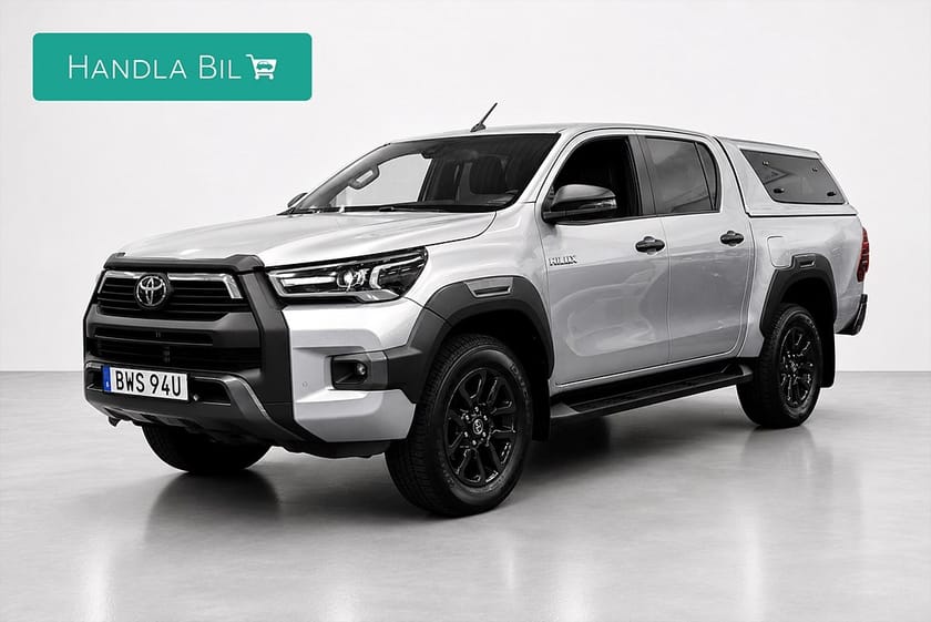 Bild 1 av Toyota Hilux Dubbelhytt 2.8 4WD Invincible Kåpa Drag Diff Navi JBL Moms 204hk