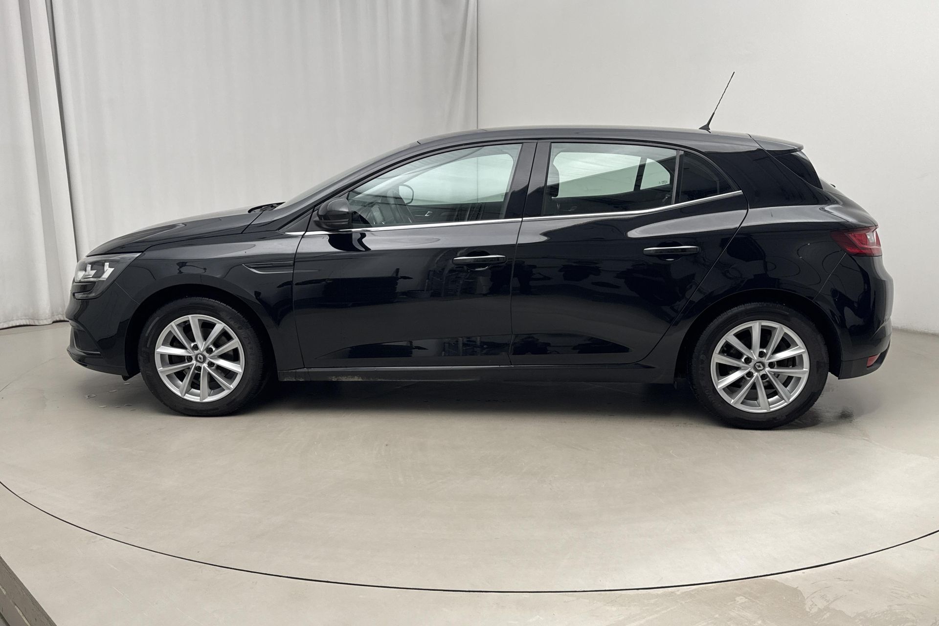 Renault Megane 1.2 TCe 2018, bild 2/10