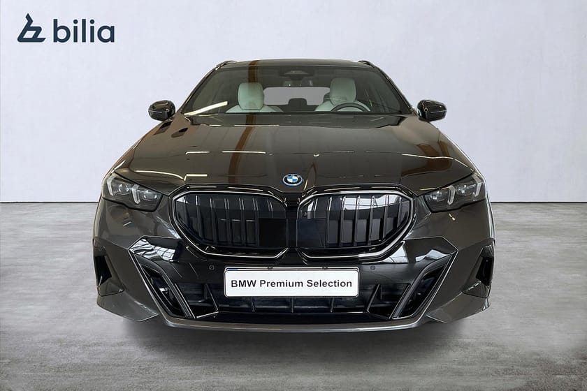 Bild 5 av BMW 530e xDrive Touring M Sport PRO B&W  Pano Innovation Drag