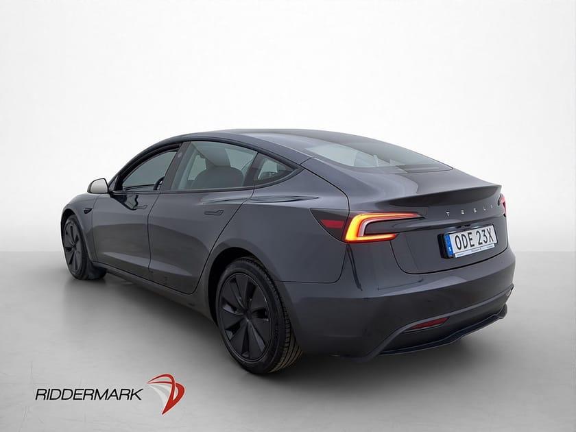 Bild 5 av Tesla Model 3 Standard Range Pano Autopilot Svensksåld