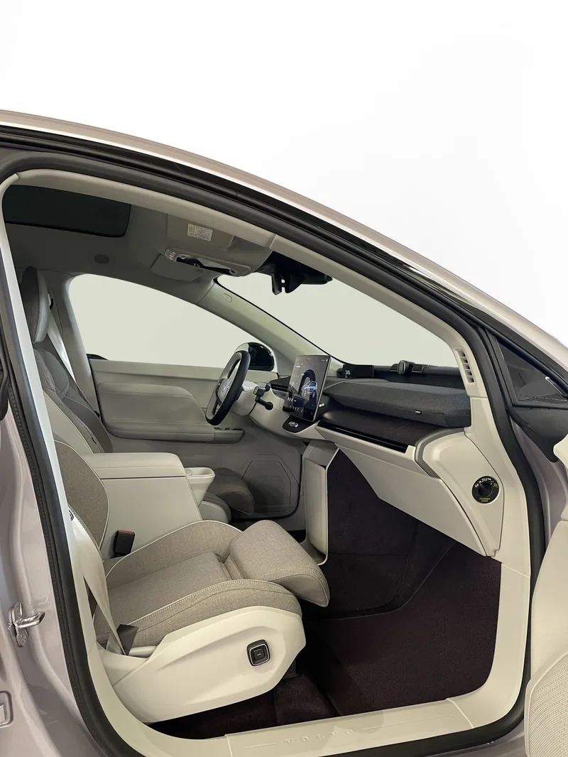 Bild 11 av 11 – Volvo EX60 (Test Series) EX60 P10 AWD (Test Vehicle) Ultra