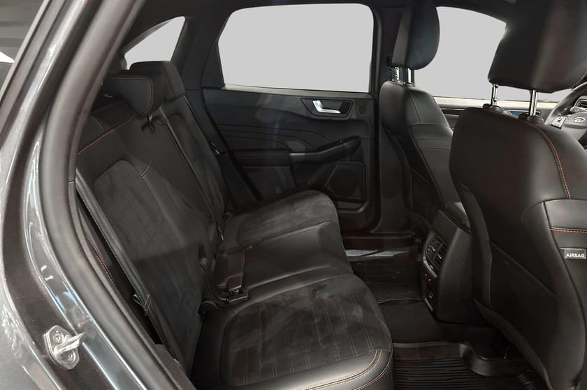 Bild 5 av Ford Kuga Plug-In Hybrid ST-Line X B&O Cockpit Kamera Drag