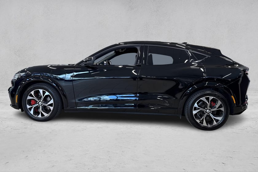 Bilde 2 av Ford Mustang Mach-E Long Range AWD LR Premium/Hengerfeste/Panorama/Skiluke/B&O++