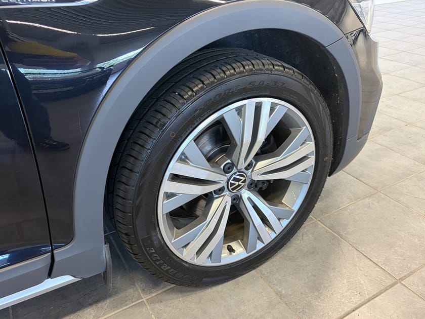 Bild 3 av Volkswagen Passat Alltrack 200hk 4m Executive Cockpit/Drag