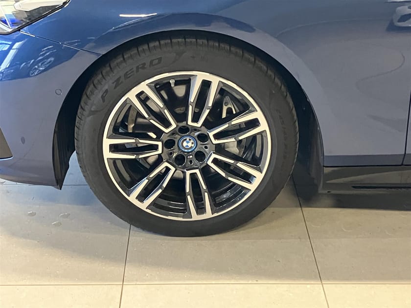 Bild 4 av BMW i5 eDrive40 Touring M Sport Active Edition