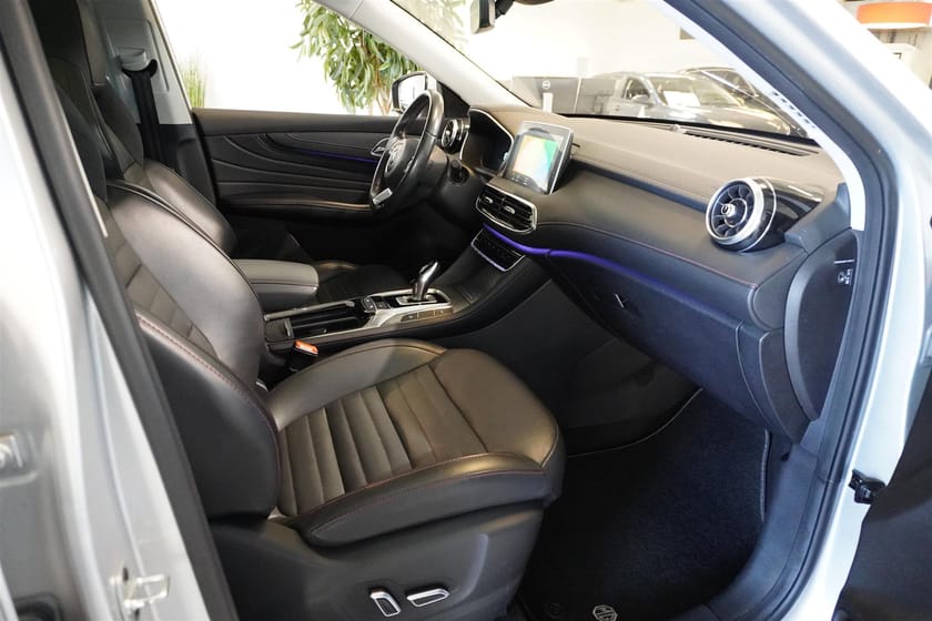 Bild 5 av MG EHS PHEV Luxury Pano Kamera 258hk
