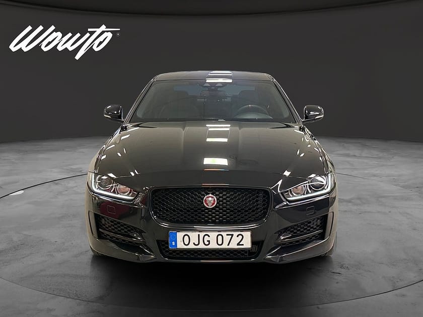 Bild 2 av Jaguar XE 25t AWD 250HK R-Sport /Median /B-Kamera