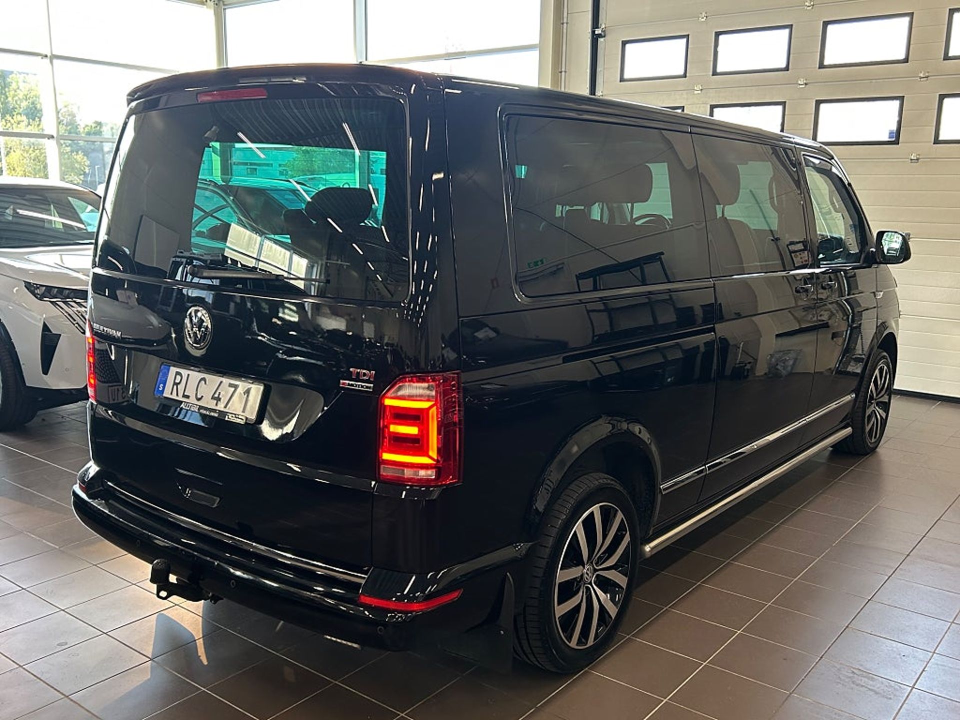 Volkswagen Multivan 2018, photo 7/10