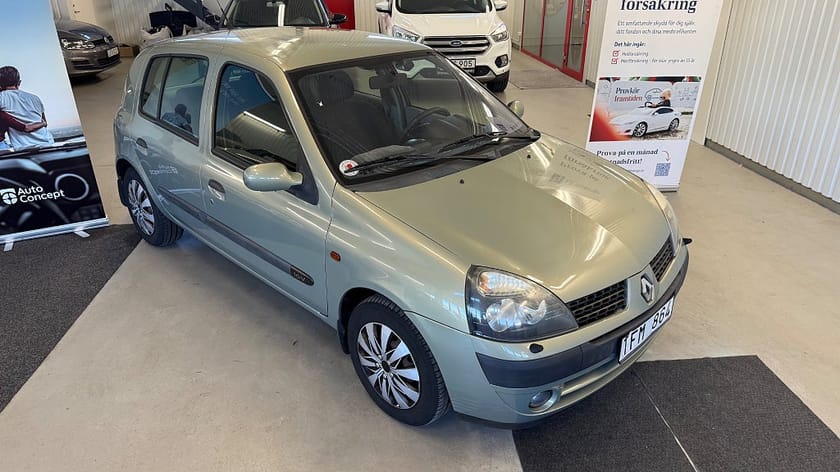 Bild 2 av Renault Clio  Halvkombi 5-dörrars 1.2 Manuell, 75hk **låga mil**