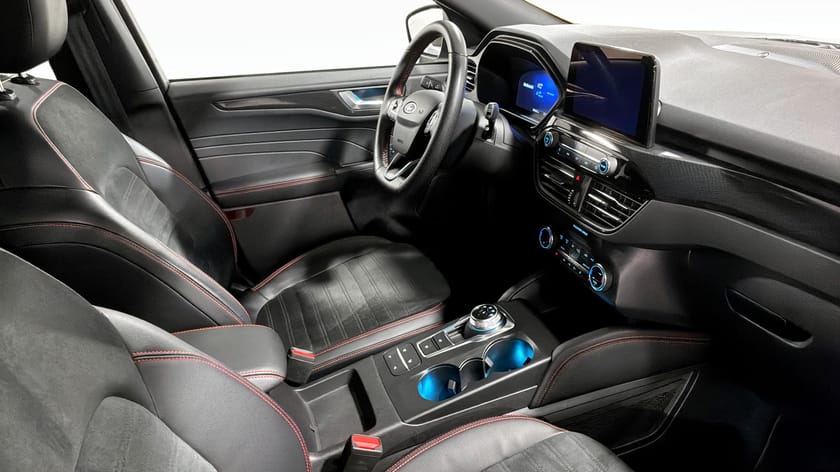 Bild 3 av Ford Kuga Plug-In Hybrid ST-Line X PHEV 225hk Automat