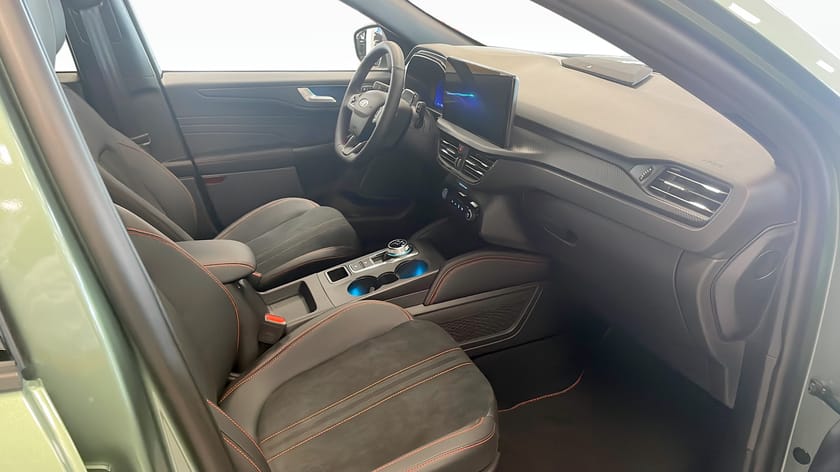 Bild 3 av Ford Kuga Plug-In Hybrid ST-LINE X 2.5 FWD 243HK BLACK ED DEMO