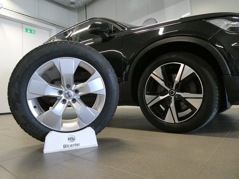 Bild 3 av Volvo XC40 Recharge T5 R-Design 360*-Skinn-Elstol-VoC-Värmare SoV