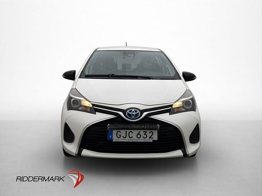 Bild 2 av Toyota Yaris Hybrid e-CVT 101hk Active Bluetooth 0.33l/mil