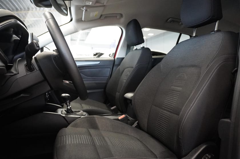 Bild 3 av Ford Focus Active Kombi Drag Backkamera Servad Välskött